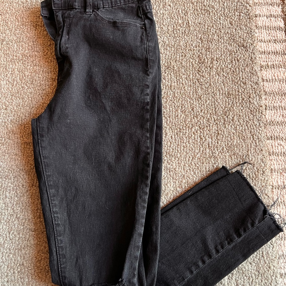 BDG High Rise Black Jeans with Ripped knees